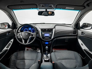 Седан Hyundai Solaris 2013 года, 1000000 рублей, Красноярск