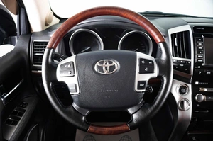 Внедорожник Toyota Land Cruiser 2015 года, 4039000 рублей, Пермь