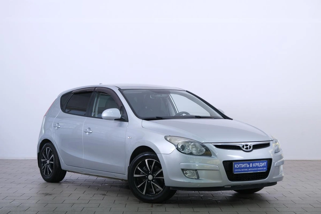 Хетчбэк Hyundai i30 2009 года, 679000 рублей, Омск