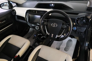 Хетчбэк Toyota Aqua 2018 года, 1459000 рублей, Омск