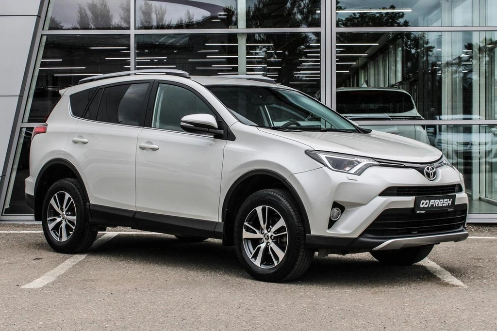 Внедорожник Toyota RAV4 2017 года, 2030000 рублей, Ярославль