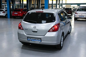 Седан Nissan Tiida 2005 года, 548000 рублей, Солонцы
