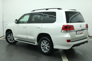 Внедорожник Toyota Land Cruiser 2017 года, 6640000 рублей, Красноярск