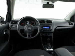 Седан Volkswagen Polo 2015 года, 899077 рублей, Москва