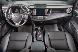 Внедорожник Toyota RAV4 2019 года, 2499000 рублей, Томск