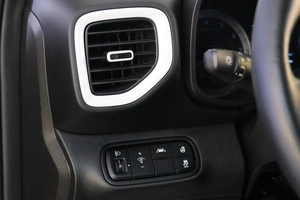 Внедорожник Hyundai Venue 2021 года, 2349000 рублей, Омск