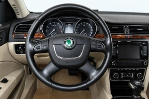 Лифтбек Skoda Superb 2011 года, 929000 рублей, Челябинск