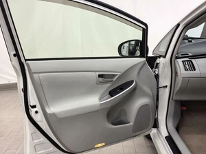 Лифтбек Toyota Prius 2015 года, 1290000 рублей, Барнаул