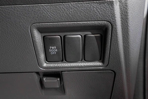 Минивэн Toyota Isis 2013 года, 1279000 рублей, Барнаул