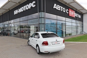 Седан Volkswagen Polo 2020 года, 1300000 рублей, Мирное