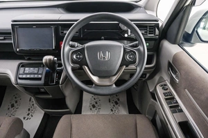 Минивэн Honda Stepwgn 2015 года, 1759000 рублей, Красноярск