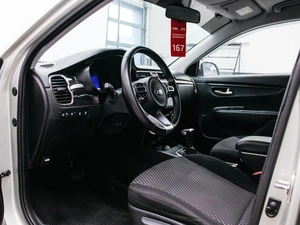 Седан Kia Rio 2019 года, 1389000 рублей, Красноярск
