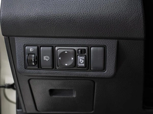 Хетчбэк Nissan Tiida 2010 года, 709000 рублей, Омск
