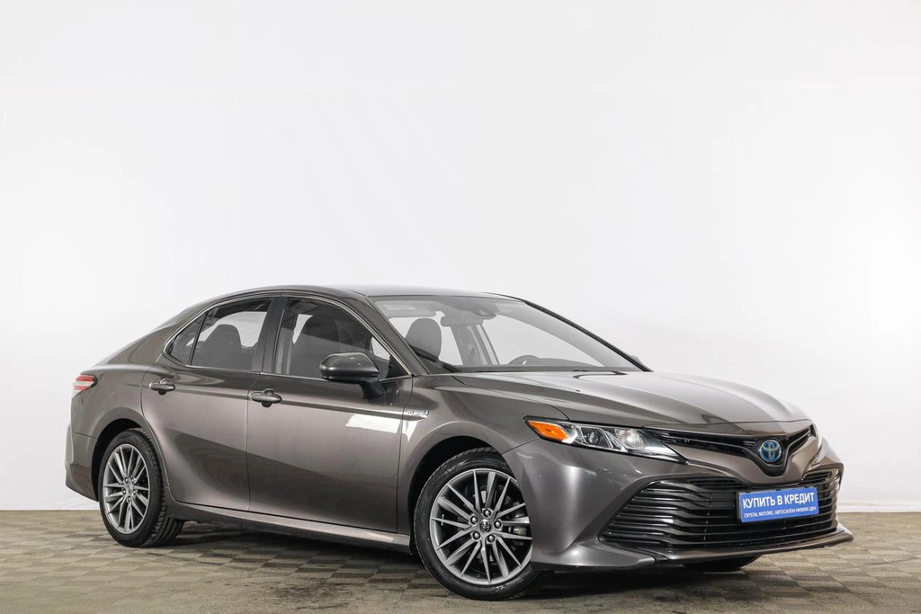 Седан Toyota Camry 2019 года, 3199000 рублей, Тюмень