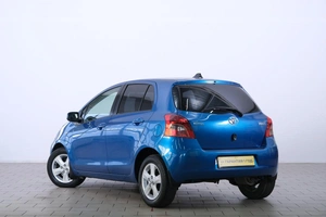 Хетчбэк Toyota Yaris 2007 года, 699000 рублей, Омск