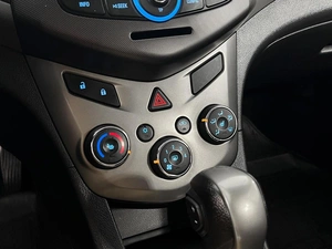 Седан Chevrolet Aveo 2013 года, 599000 рублей, Казань