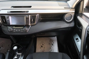 Внедорожник Toyota RAV4 2017 года, 2319000 рублей, Омск