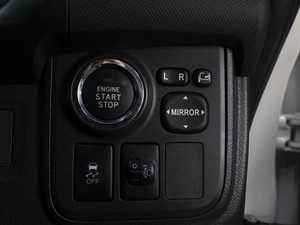 Минивэн Toyota Wish 2012 года, 1540000 рублей, Омск