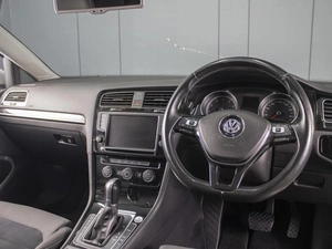 Универсал Volkswagen Golf 2014 года, 1090000 рублей, Омск