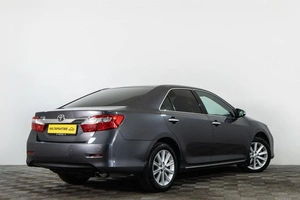 Седан Toyota Camry 2013 года, 1819000 рублей, Сургут