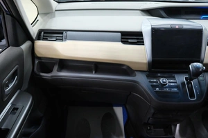 Минивэн Honda Freed 2017 года, 1729000 рублей, Омск