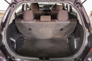 Хетчбэк Toyota Vitz 2018 года, 1069000 рублей, Томск