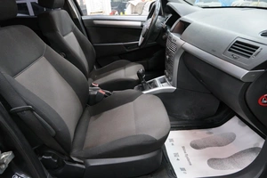 Хетчбэк Opel Astra 2014 года, 649000 рублей, Омск