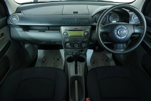 Хетчбэк Mazda Demio 2003 года, 319000 рублей, Омск