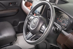 Минивэн Toyota Roomy 2018 года, 979000 рублей, Томск