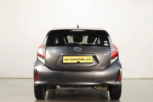 Хетчбэк Toyota Aqua 2018 года, 1269000 рублей, Челябинск