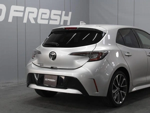 Хетчбэк Toyota Corolla 2018 года, 1750000 рублей, Омск