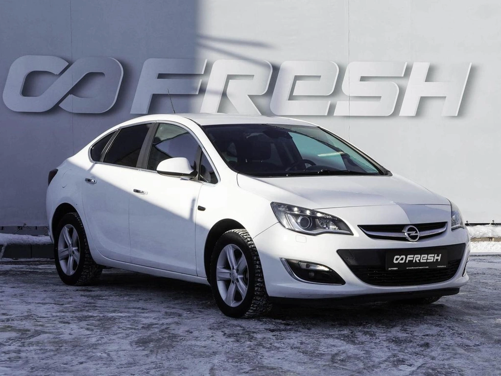Седан Opel Astra 2013 года, 890000 рублей, Волгоград