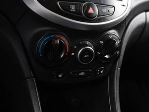 Седан Hyundai Solaris 2016 года, 1299000 рублей, Тюмень