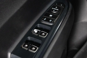 Хетчбэк Kia Rio X-Line 2018 года, 1369000 рублей, Сургут