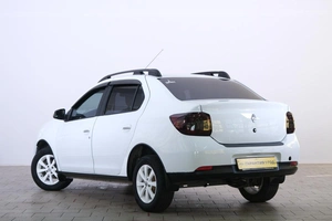 Седан Renault Logan 2016 года, 549000 рублей, Омск