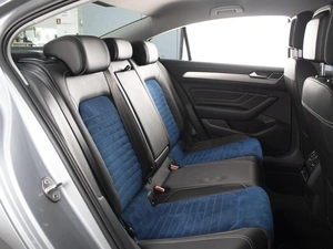 Седан Volkswagen Passat 2020 года, 2880000 рублей, Омск