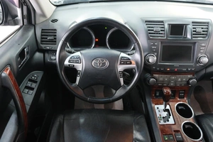 Внедорожник Toyota Highlander 2013 года, 2499000 рублей, Омск