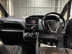 Минивэн Toyota Esquire 2020 года, 2847000 рублей, Красноярск