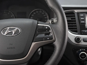 Седан Hyundai Solaris 2018 года, 1293000 рублей, Омск