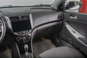 Седан Hyundai Solaris 2013 года, 999000 рублей, Томск