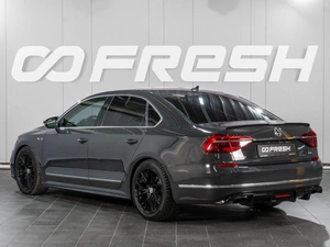 Седан Volkswagen Passat 2017 года, 1729000 рублей, Сургут