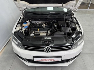 Седан Volkswagen Jetta 2014 года, 885000 рублей, Красноярск