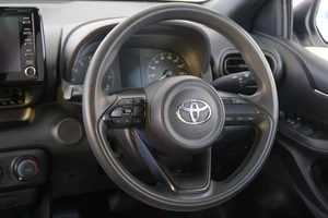 Хетчбэк Toyota Yaris 2020 года, 1199000 рублей, Омск