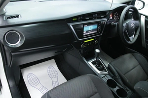 Хетчбэк Toyota Auris 2013 года, 1108000 рублей, Солонцы
