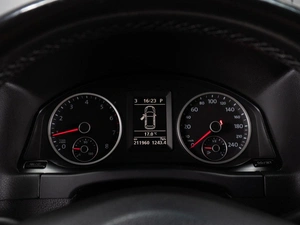 Внедорожник Volkswagen Tiguan 2013 года, 1370000 рублей, Тюмень