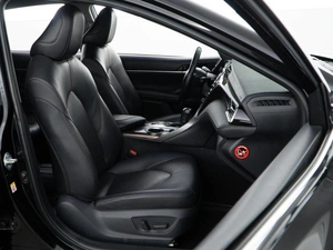 Седан Toyota Camry 2018 года, 2597077 рублей, Москва