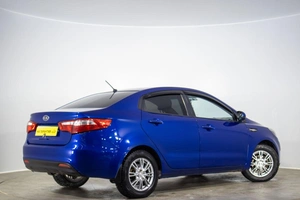 Седан Kia Rio 2012 года, 899000 рублей, Оренбург
