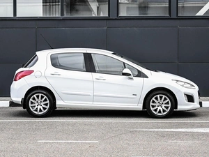 Хетчбэк Peugeot 308 2011 года, 614000 рублей, Кирилловка