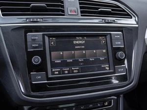 Внедорожник Volkswagen Tiguan 2017 года, 2340000 рублей, Краснодар