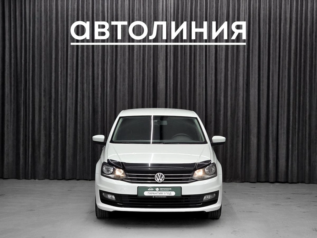 Седан Volkswagen Polo 2017 года, 1040000 рублей, Красноярск